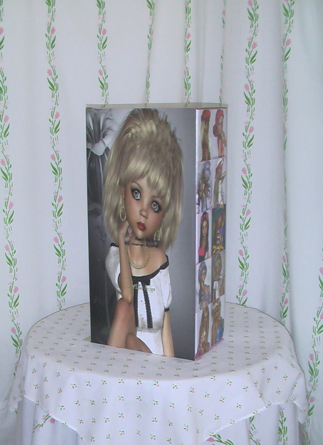 Poser Tube B Doll Box