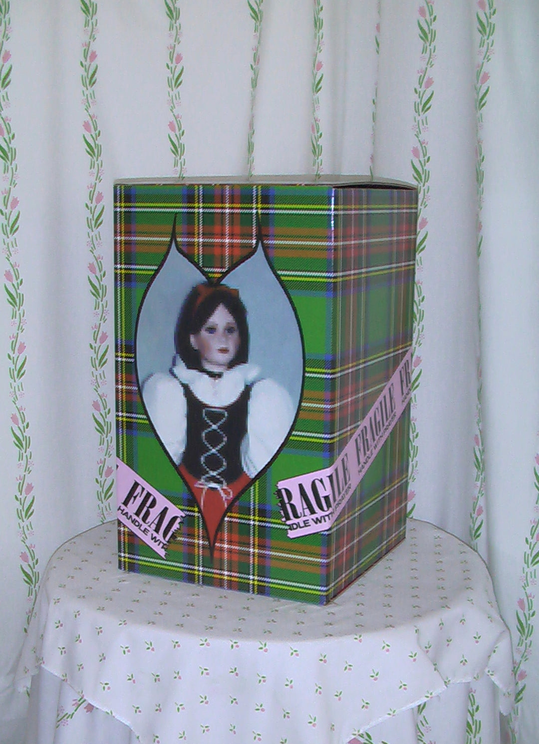 Snow White Doll Box